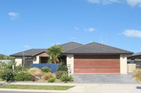 Photo of property in 5 Oreti Crescent, Papamoa Beach, Papamoa, 3118