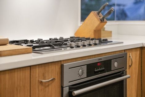 Photo of property in 10 Greta Place, Stanmore Bay, Whangaparaoa, 0932