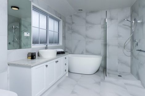 Photo of property in 2/15 Saltburn Road, Milford, Auckland, 0620