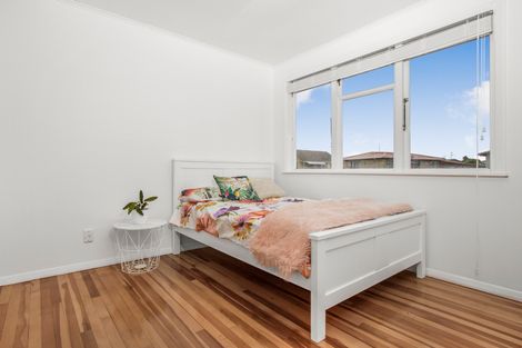 Photo of property in 11 Windrush Close, Mangere, Auckland, 2022