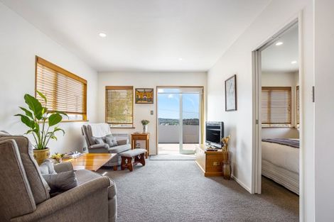 Photo of property in 78 Knights Road, Rothesay Bay, Auckland, 0630