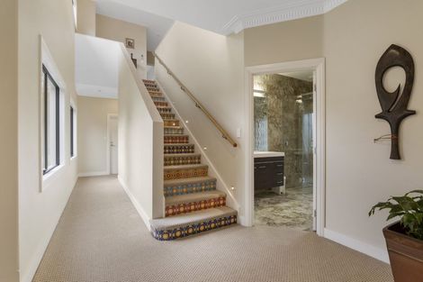 Photo of property in 12 Veale Road, Frankleigh Park, New Plymouth, 4310