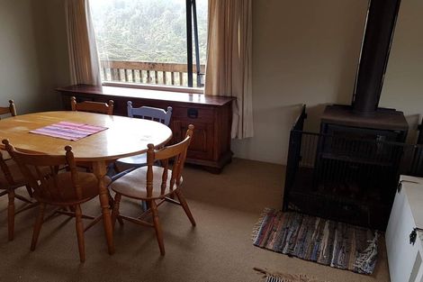 Photo of property in 8 Unity Road, Waitakere, Henderson, 0781