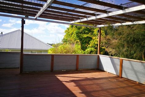 Photo of property in 10 Barron Drive, Green Bay, Auckland, 0604