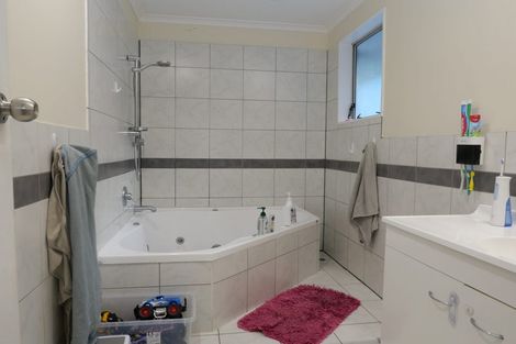 Photo of property in 51 Ruahine Street, Paraparaumu, 5032