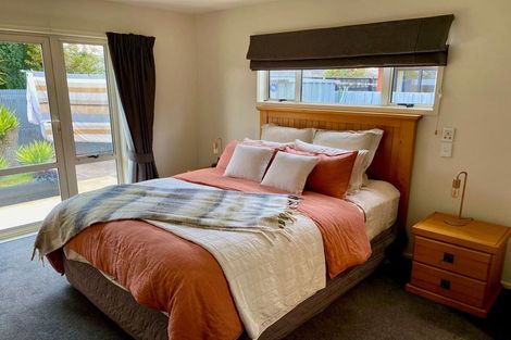 Photo of property in 150a Avonhead Road, Avonhead, Christchurch, 8042