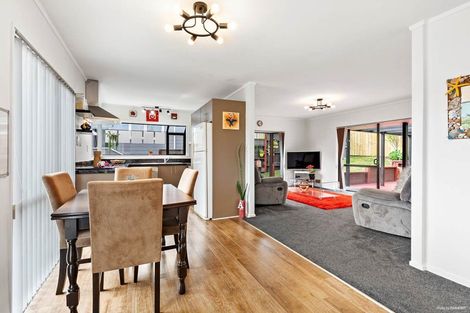 Photo of property in 2/40 Beaudine Avenue, Glenfield, Auckland, 0629