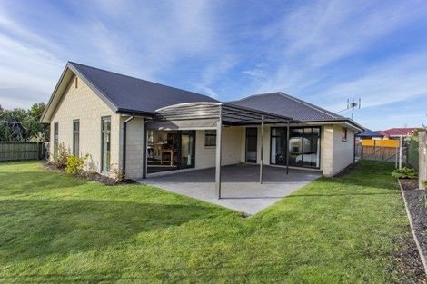 Photo of property in 35 Riverview Road, Rangiora, 7400