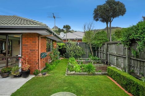 Photo of property in 2/47 Laing Crescent, Heathcote Valley, Christchurch, 8022