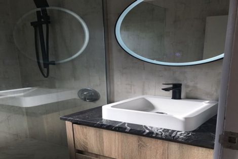 Photo of property in 2/2 Camelot Place, Glenfield, Auckland, 0629