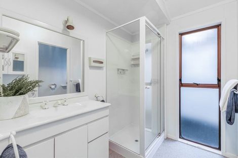 Photo of property in 13 Deep Creek Road, Torbay, Auckland, 0630