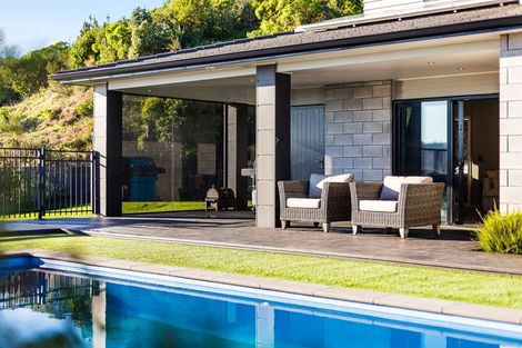 Photo of property in 15 Glenorchy Way, Aotea, Porirua, 5024