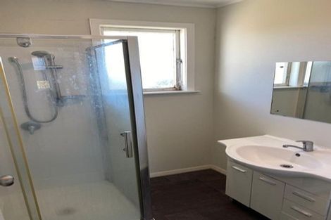 Photo of property in 39 Baylands Drive, Newlands, Wellington, 6037