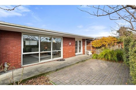 Photo of property in 1/25 Beckford Road, Saint Martins, Christchurch, 8022