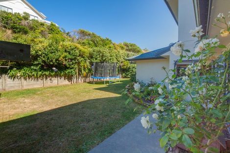 Photo of property in 17 Amesbury Drive, Churton Park, Wellington, 6037