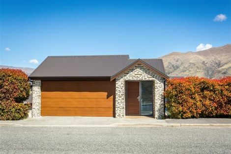 Photo of property in 92 Lismore Street, Wanaka, 9305