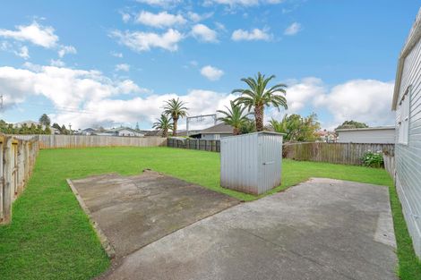 Photo of property in 76 Cambridge Terrace, Papatoetoe, Auckland, 2025