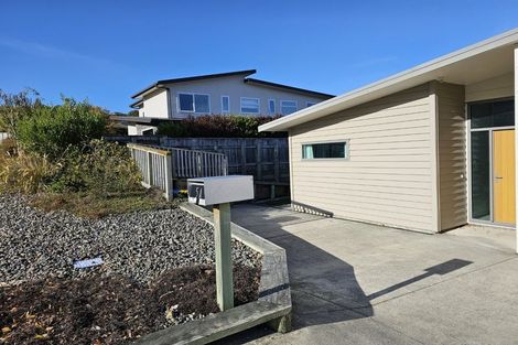 Photo of property in 5 Flotilla Place, Whitby, Porirua, 5024