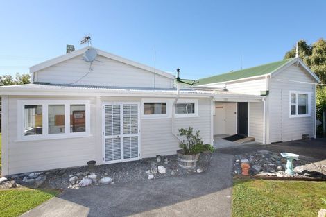 Photo of property in 12 High Street, Bulls, 4818