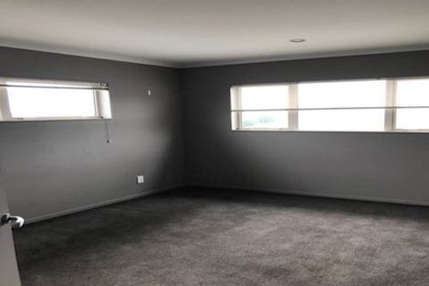 Photo of property in 33 Aspiring Terrace, Aotea, Porirua, 5024