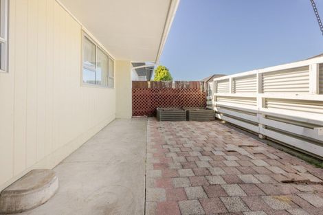Photo of property in 2/17 Bowling Road, Greenmeadows, Napier, 4112