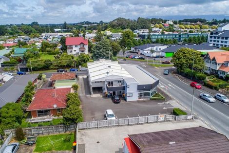 Photo of property in 37 Hobson Street, New Plymouth, 4312
