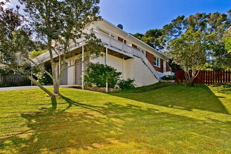 Photo of property in 1/55 Ayton Drive, Totara Vale, Auckland, 0629