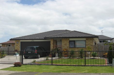 Photo of property in 15 Bellville Drive, Clendon Park, Auckland, 2103
