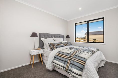 Photo of property in 5 Don Mackinnon Way, Hunua, 2583