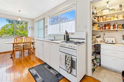 Photo of property in 23 Finlow Drive, Te Atatu South, Auckland, 0610