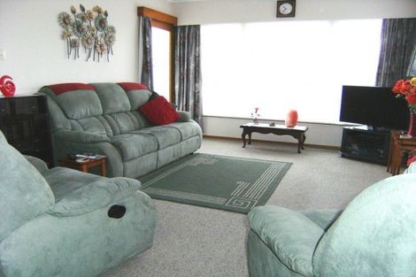 Photo of property in 55 Queenwood Road, Levin, 5510