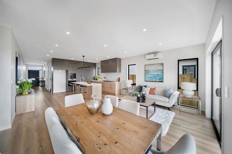 Photo of property in 12 Korowhiti Road, Clarks Beach, 2122