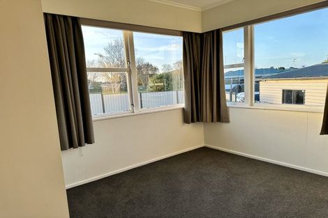 Photo of property in 2 Newcastle Street, Hokowhitu, Palmerston North, 4410