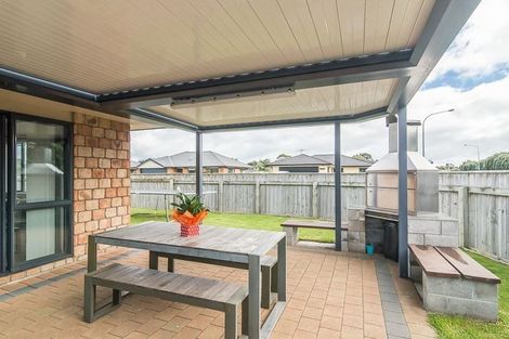Photo of property in 18 Guildford Drive, Paraparaumu, 5032