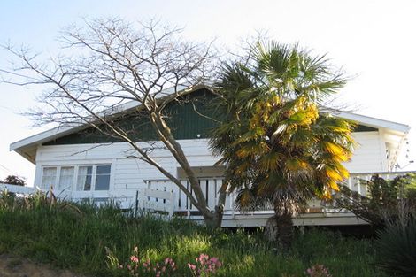 Photo of property in 5 Lincoln Street, Picton, 7220