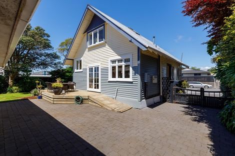 Photo of property in 162 Saint Aubyn Street, New Plymouth, 4310
