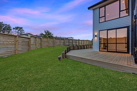 Photo of property in 19 Paihere Street, Huapai, Kumeu, 0810