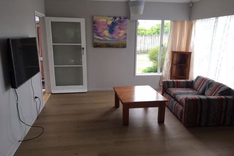 Photo of property in 1/25 West Coast Road, Glen Eden, Auckland, 0602