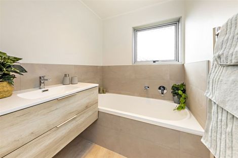 Photo of property in 36 Cranmere Crescent, Mangere East, Auckland, 2024