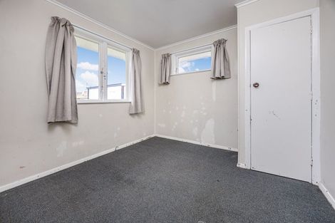 Photo of property in 38 Sutton Crescent, Papakura, 2110