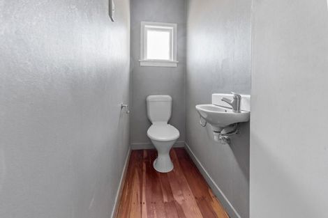 Photo of property in 15 York Crescent, Westown, New Plymouth, 4310