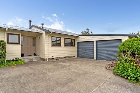 Photo of property in 15 Lowes Place, Solway, Masterton, 5810