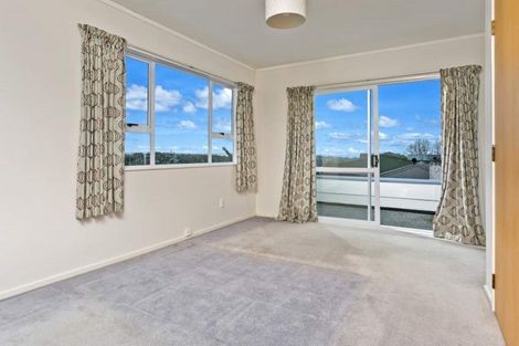 Photo of property in 145 Carlisle Road, Northcross, Auckland, 0632