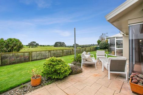 Photo of property in 11 Chatswood Grove, Fitzroy, New Plymouth, 4312