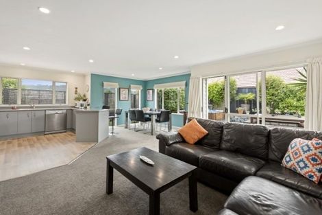 Photo of property in 9 James Nairn Grove, Riverstone Terraces, Upper Hutt, 5018