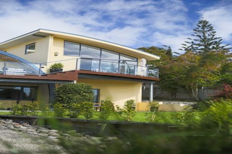 Photo of property in 48 Renata Crescent, Te Atatu Peninsula, Auckland, 0610