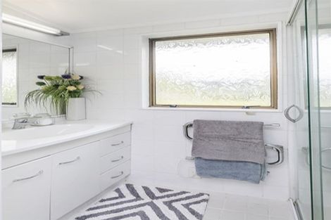 Photo of property in 14 Mckeefry Grove, Tawa, Wellington, 5028