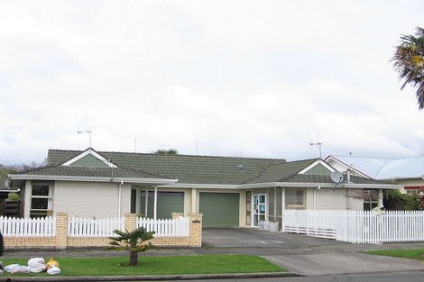 Photo of property in 8a Palm Avenue, Hokowhitu, Palmerston North, 4410