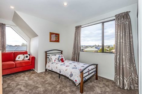 Photo of property in 1/4 Parkwood Place, Parklands, Christchurch, 8083