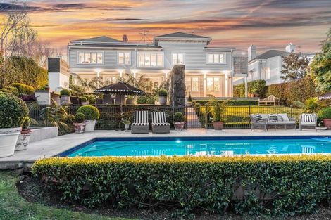 Photo of property in 290 Jervois Road, Herne Bay, Auckland, 1011